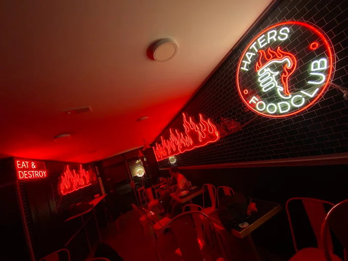 Neones Haters Food Club